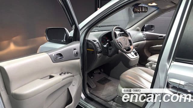 Kia Carnival R R Special, 2011 12