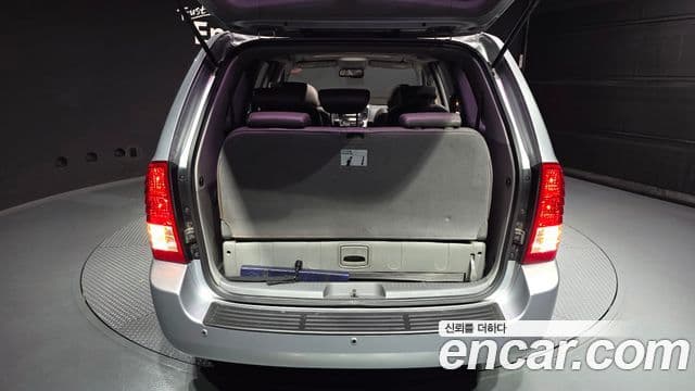 Kia Carnival R R Special, 2011 20