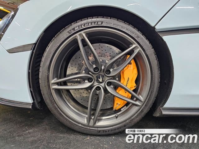 맥라렌 570S 3.8 Spyder, 2019 14