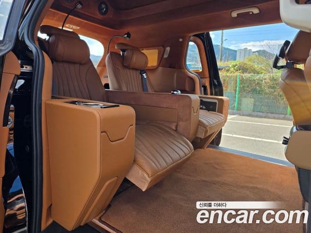 Kia Carnival 4세대 бензин 9인승 High Limousine(компания по спецнадстройкам), 2021 17