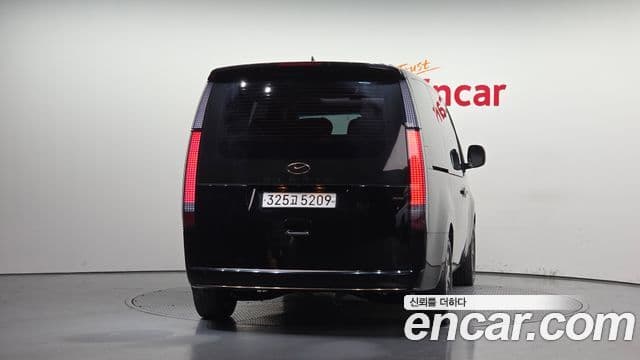 Hyundai Staria Inspiration, 2023 4