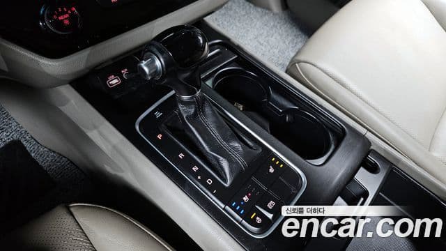 Kia All New Carnival Luxury, 2015 9