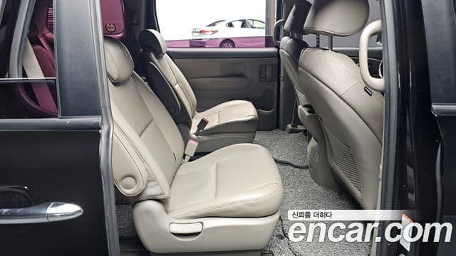 Kia All New Carnival Luxury, 2015 11