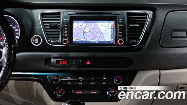 Kia All New Carnival Luxury, 2015 15