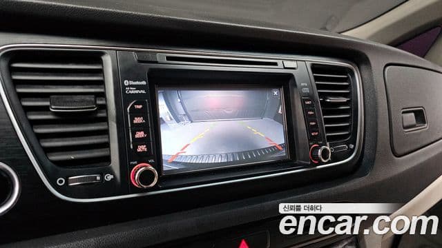 Kia All New Carnival Luxury, 2015 16