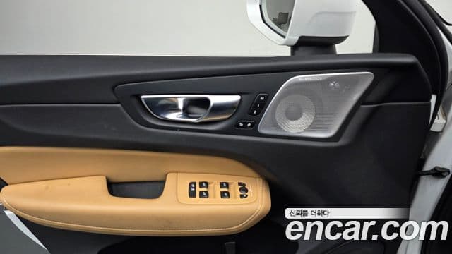 Volvo XC60 2세대 B5 Inscription, 2021 17