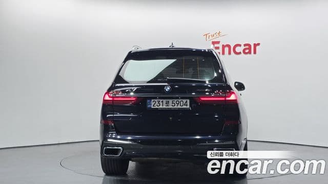 BMW X7 (G07) xDrive 40i M Sport 6인승, 2022 4