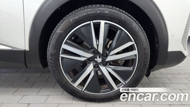 Peugeot 5008 2세대 1.2 Pure Tech GT, 2024 все фото