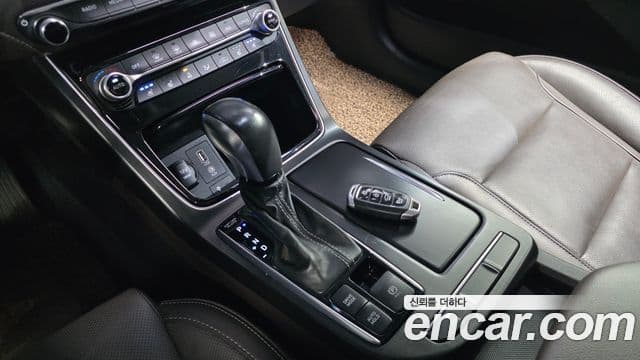 Hyundai Grandeur IG 3.0 LPi Modern (арендный автомобиль), 2018 9
