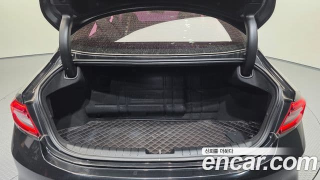 Hyundai Grandeur IG 3.0 LPi Modern (арендный автомобиль), 2018 20