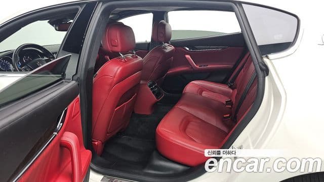 Maserati Quattroporte, 2020 12