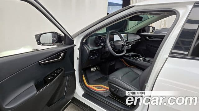 Kia The / новый New EV6 Air, 2025 10