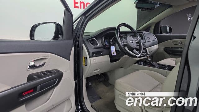 Kia The / новый New Carnival Luxury, 2019 12