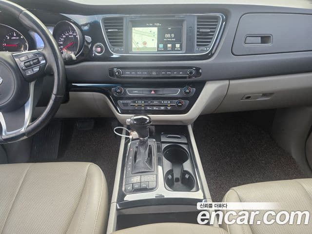 Kia All New Carnival Noblesse, 2016 8