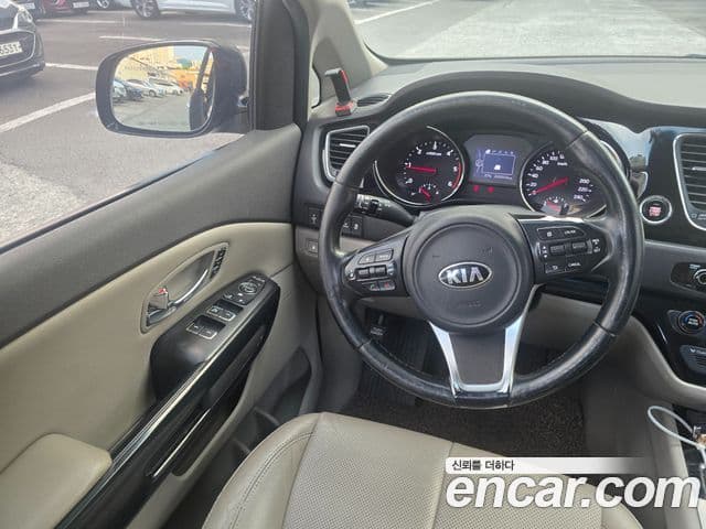 Kia All New Carnival Noblesse, 2016 9