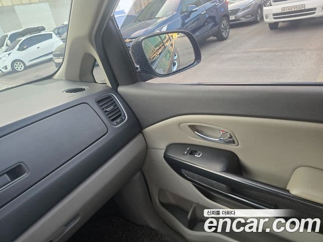 Kia All New Carnival Noblesse, 2016 10