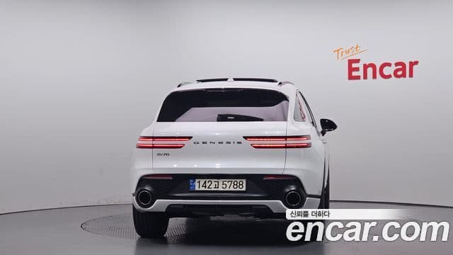 Genesis GV70, 2024 4
