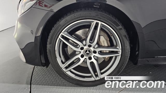 Mercedes-Benz E-класс W213 AMG Line, 2020 все фото