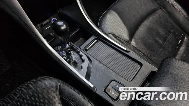 Hyundai YF Sonata LPI Premier(для людей с инвалидностью), 2010 9