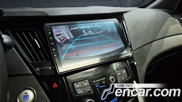 Hyundai YF Sonata LPI Premier(для людей с инвалидностью), 2010 18