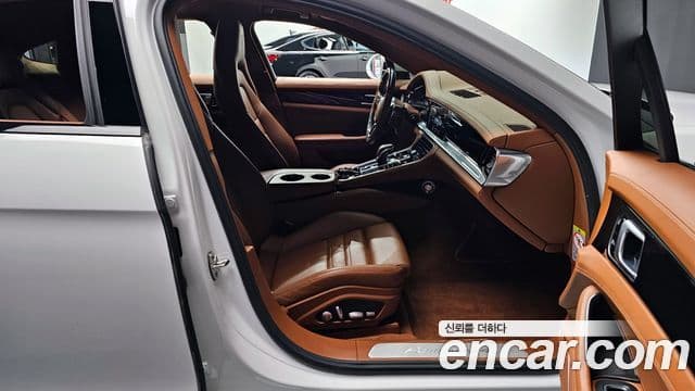 Porsche Panamera (971), 2020 11