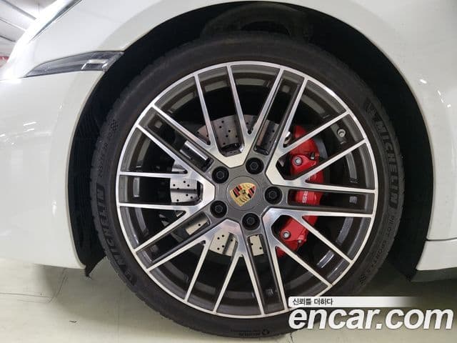 Porsche 911 (992) Carrera 4S кабриолет, 2024 10