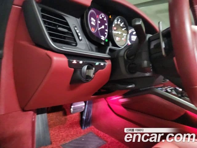 Porsche 911 (992) Carrera 4S кабриолет, 2024 13