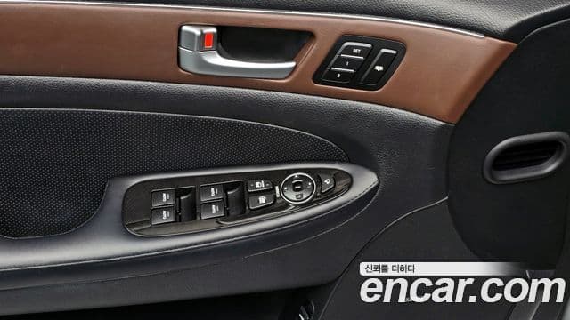 Hyundai Genesis VIP팩, 2012 17