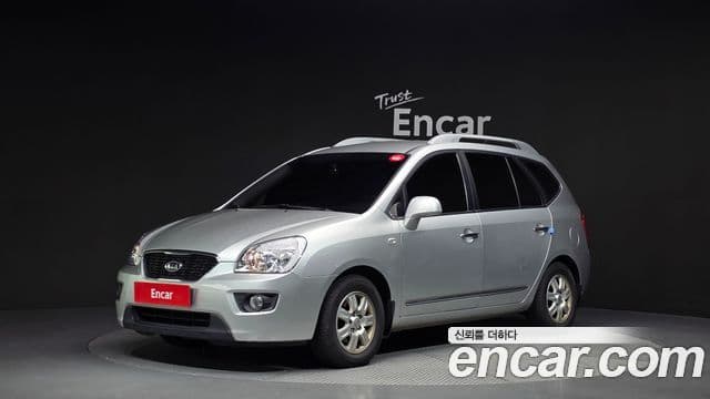 Kia 뉴카렌스 топовая версия Family