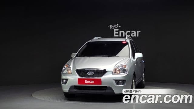 Kia 뉴카렌스 топовая версия Family, 2012 3