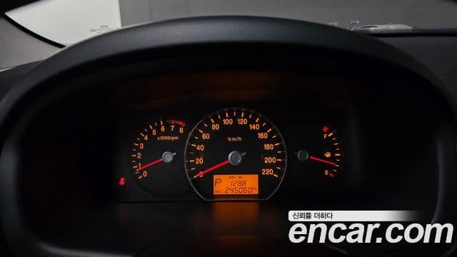 Kia 뉴카렌스 топовая версия Family, 2012 8