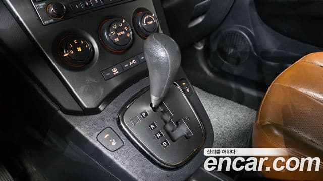 Kia 뉴카렌스 топовая версия Family, 2012 9