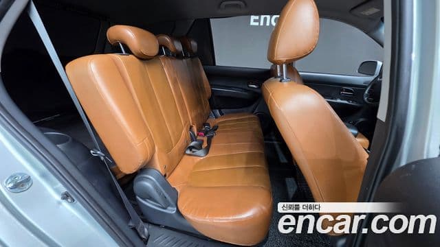 Kia 뉴카렌스 топовая версия Family, 2012 19