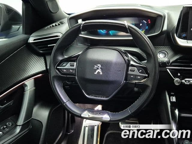 Peugeot e-2008 2세대 EV GT Line, 2021 9