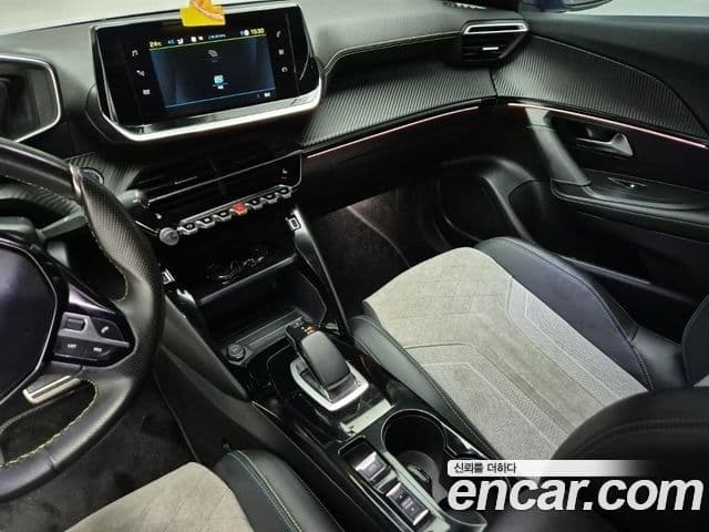 Peugeot e-2008 2세대 EV GT Line, 2021 10