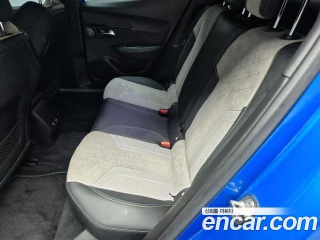 Peugeot e-2008 2세대 EV GT Line, 2021 12