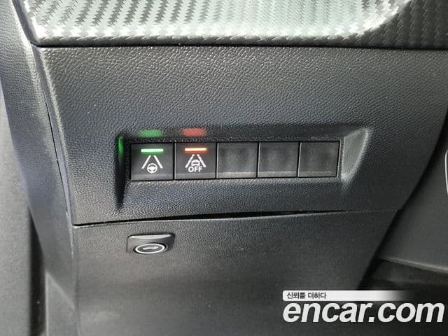 Peugeot e-2008 2세대 EV GT Line, 2021 17