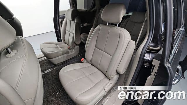 Kia All New Carnival Noblesse, 2017 11