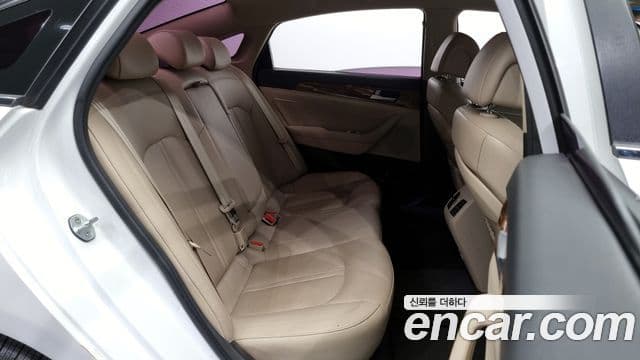 Hyundai LF Sonata Premium, 2015 12