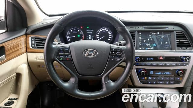 Hyundai LF Sonata Premium, 2015 13