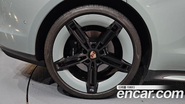 Porsche 타이칸 4S, 2025 все фото