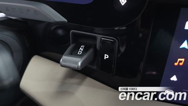 Porsche 타이칸 4S, 2025 9