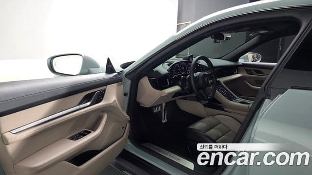 Porsche 타이칸 4S, 2025 12