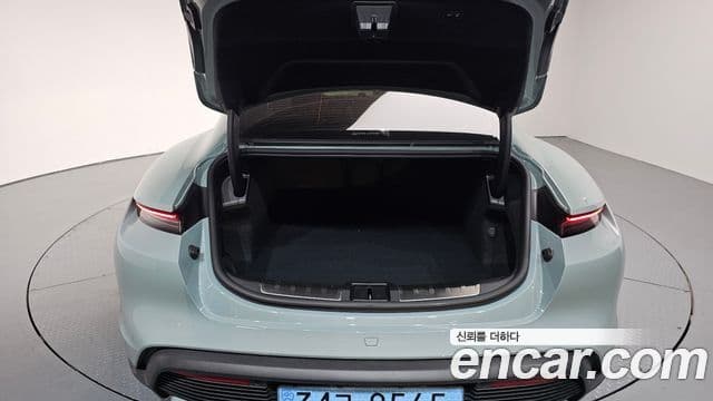 Porsche 타이칸 4S, 2025 20