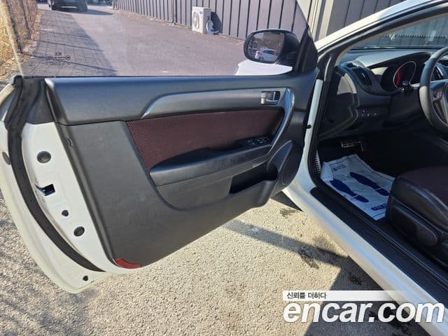 Kia Forte купе Prestige, 2011 6