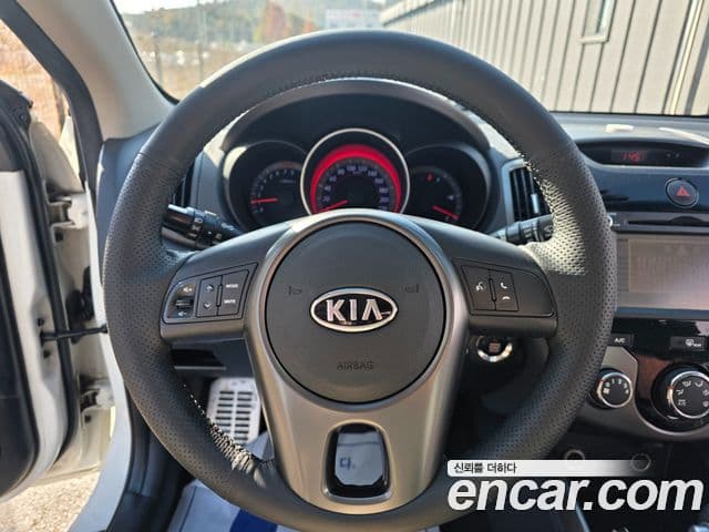 Kia Forte купе Prestige, 2011 9