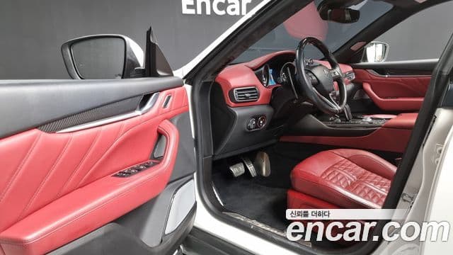 Maserati Levante 3.8 GTS AWD, 2019 10