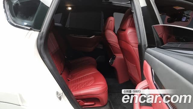 Maserati Levante 3.8 GTS AWD, 2019 12