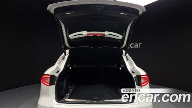 Maserati Levante 3.8 GTS AWD, 2019 20