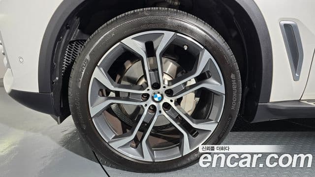 BMW X5 (G05) xDrive 40i xLine, 2023 все фото